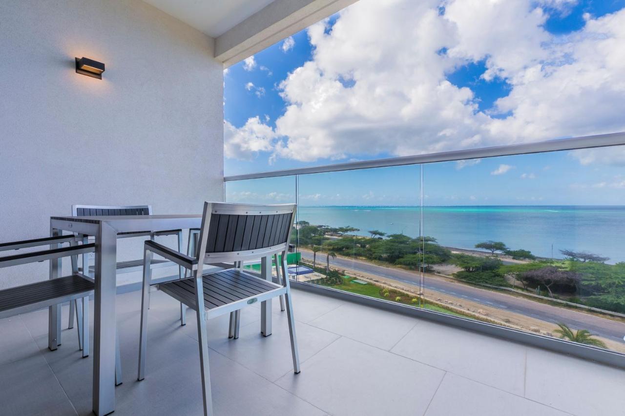 Azure Beach Residences Палм Бич Экстерьер фото