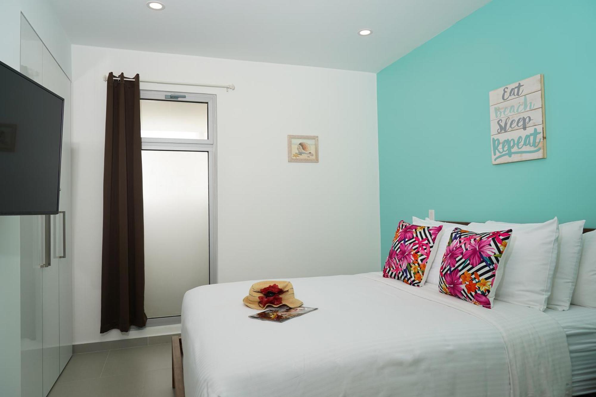 Azure Beach Residences Палм Бич Экстерьер фото