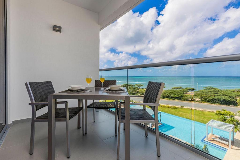 Azure Beach Residences Палм Бич Экстерьер фото